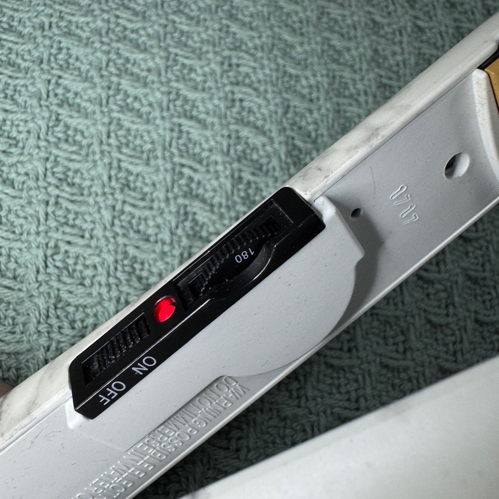 🎀LIKE NEW CHI Air Marble Flat Iron🎀 - Picture 4 of 5